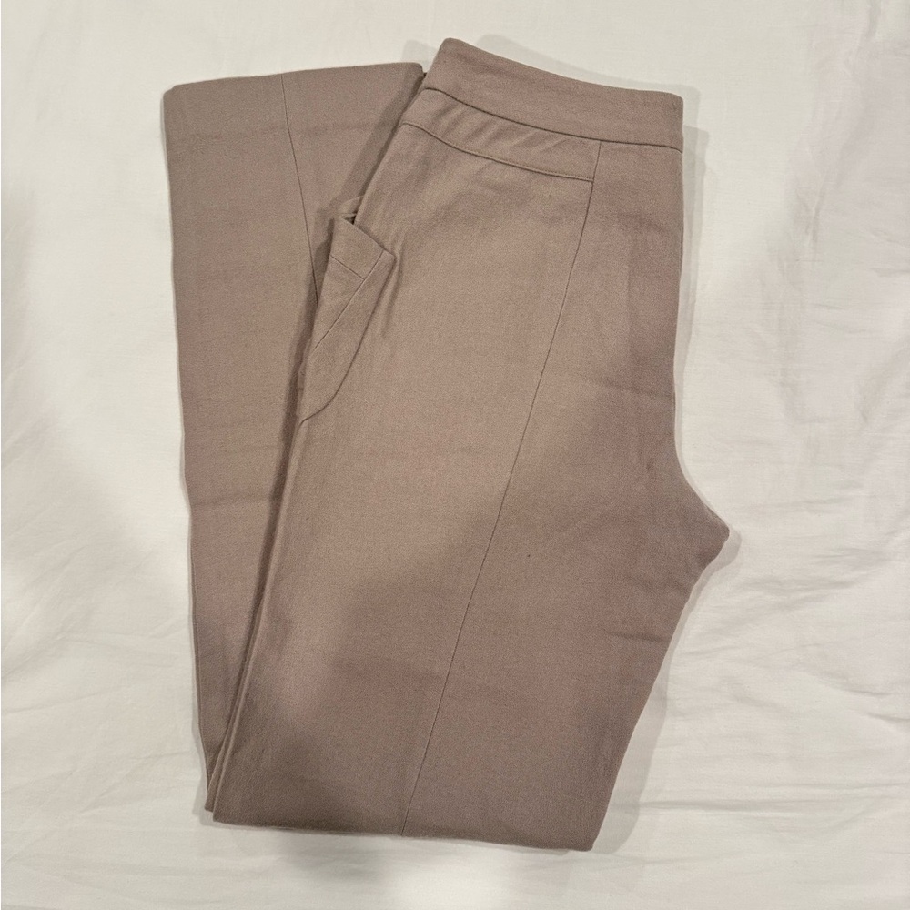 🛍️ Giorgio Armani wool trousers